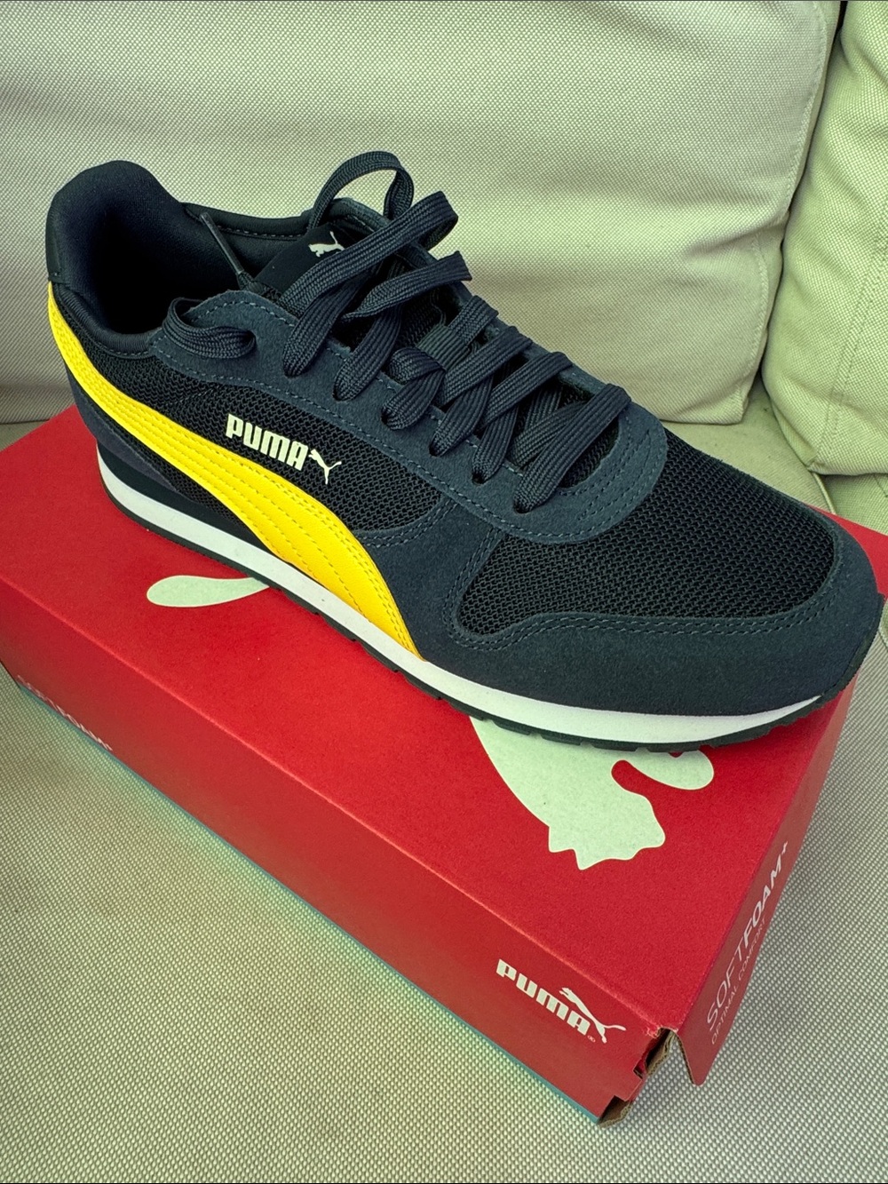 Puma Men's Black and Yellow Runner Sneakers